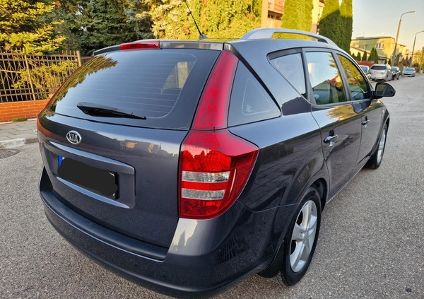 Kia Ceed cena 15900 przebieg: 268000, rok produkcji 2007 z Radom małe 596